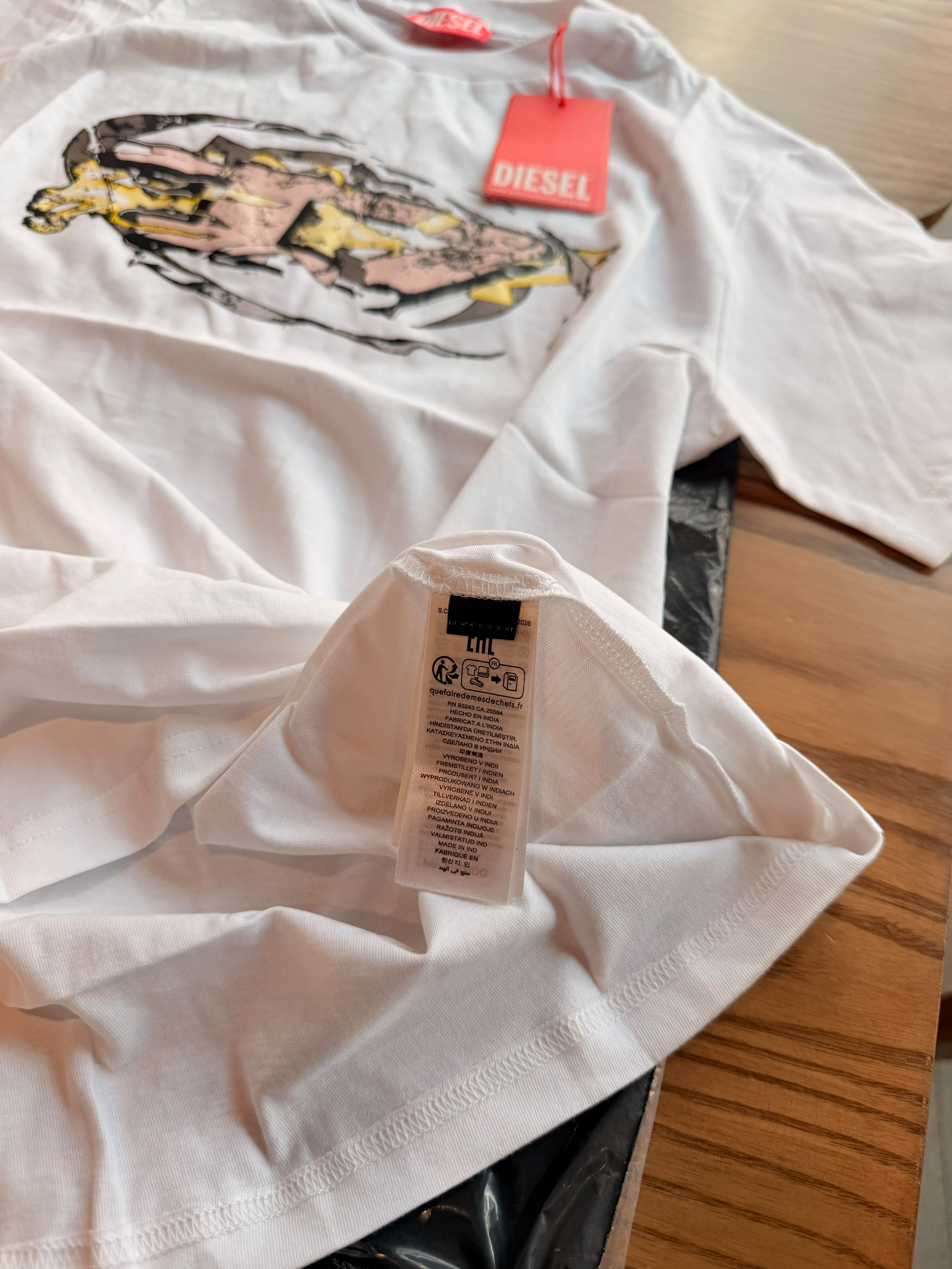 DIE.SEL T-Shirt With Oval D Logo